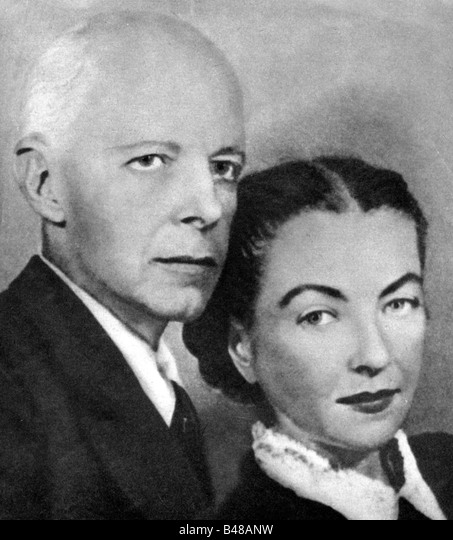 Béla Bartók (1881-1945) and his second wife, the pianist Ditta Pásztory (1903-1982), photographed in New York City circa 1942